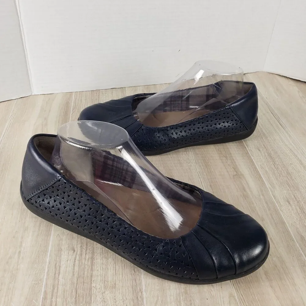 Earth Origins Perforated Leather Flats Fiona Blueberry 9.5W Wide